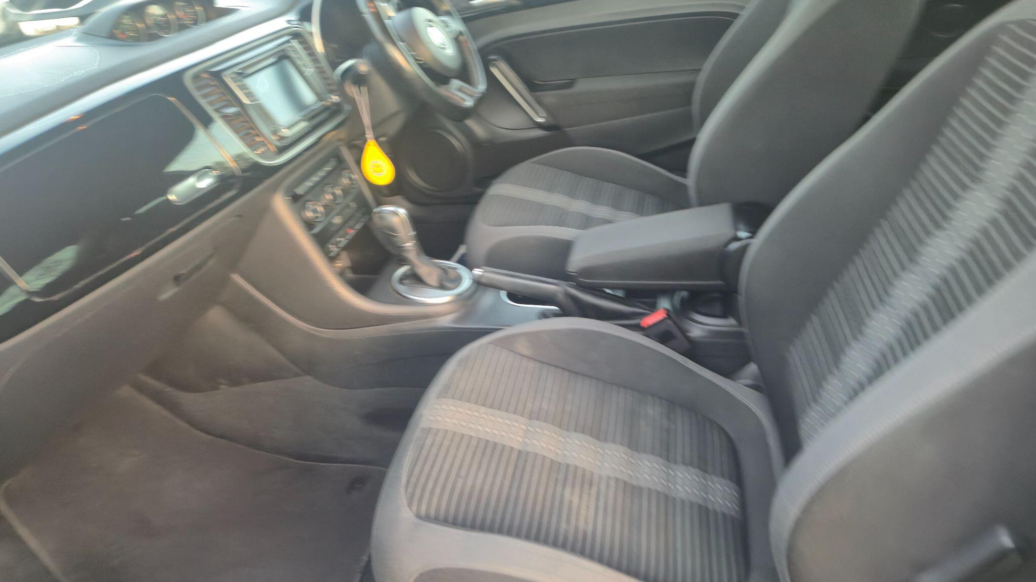 Volkswagen Beetle view 16