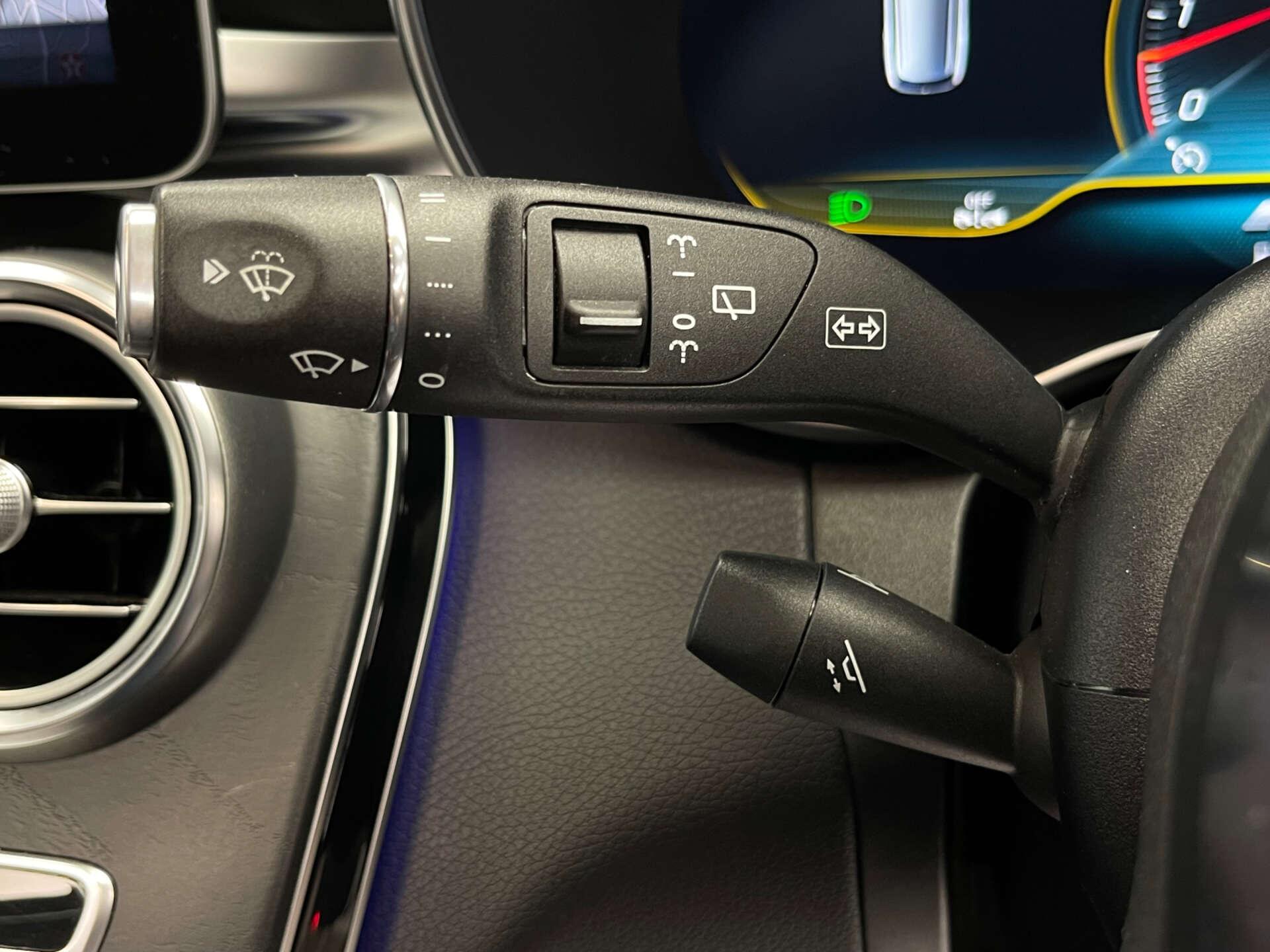 Mercedes-Benz C Class view 25