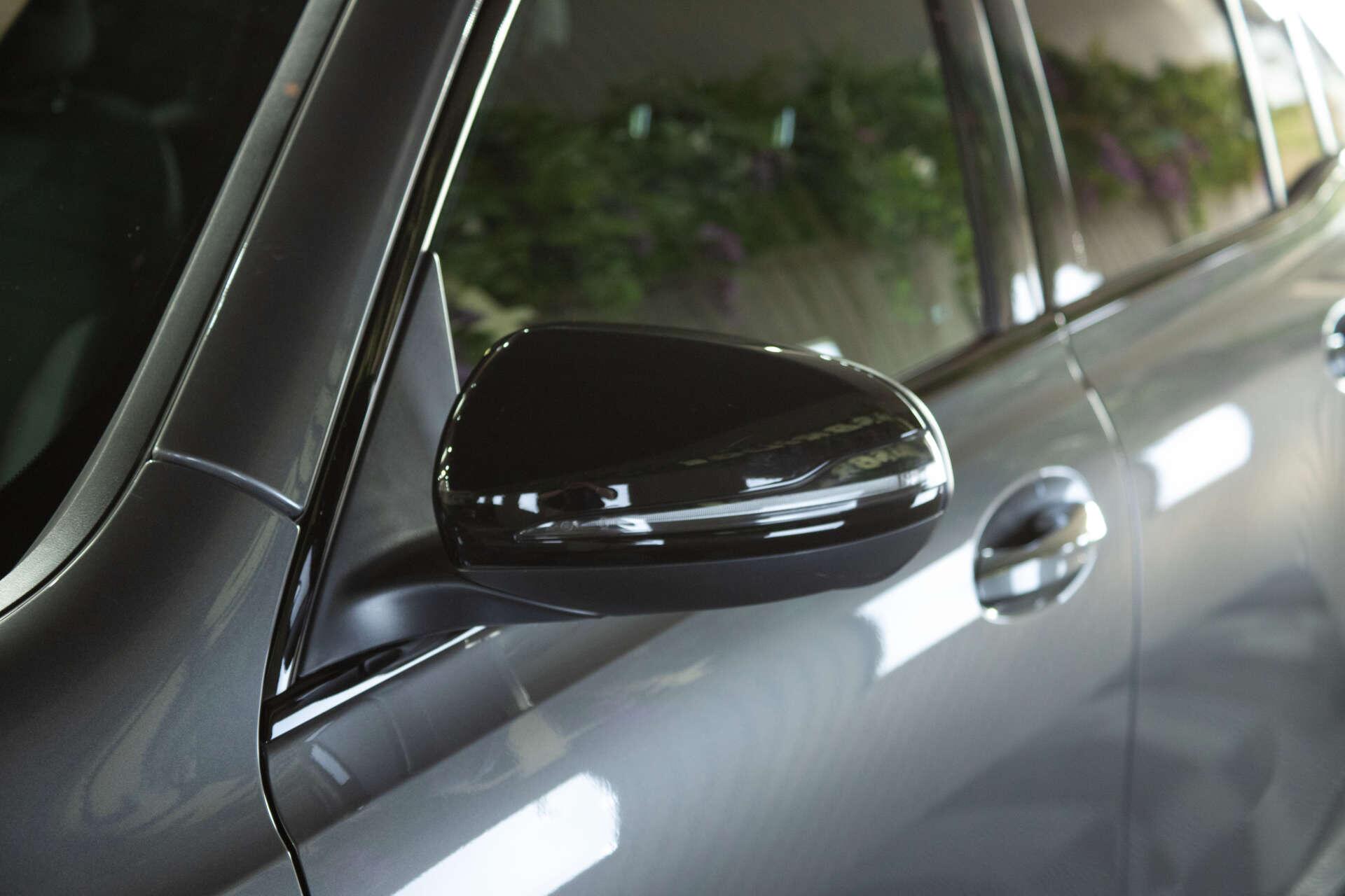 Mercedes-Benz GLB view 12