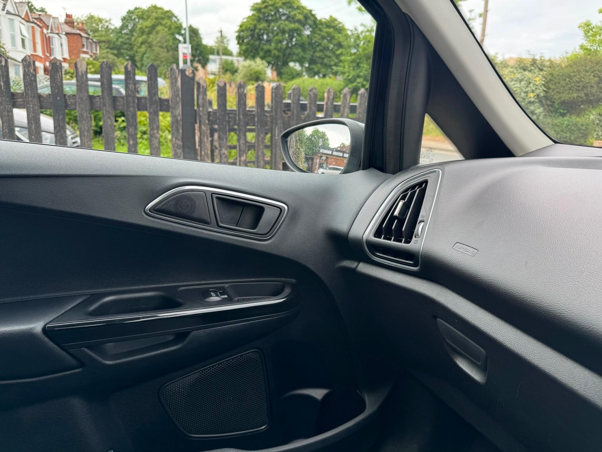 Ford B-Max view 17