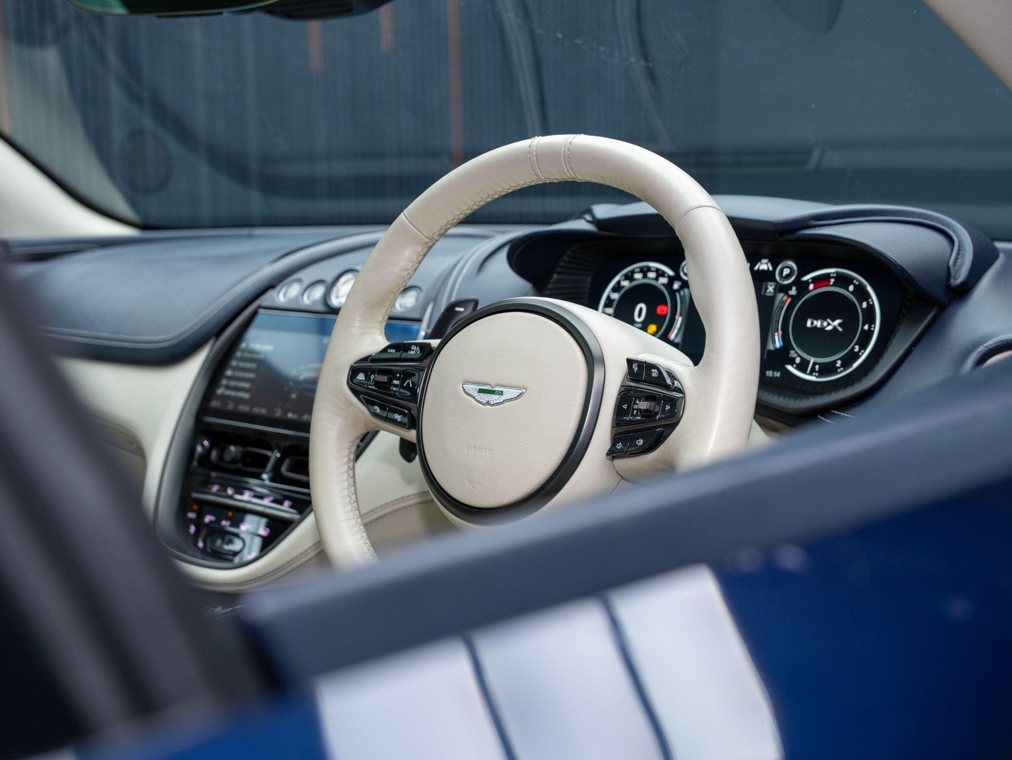 Aston Martin DBX view 35