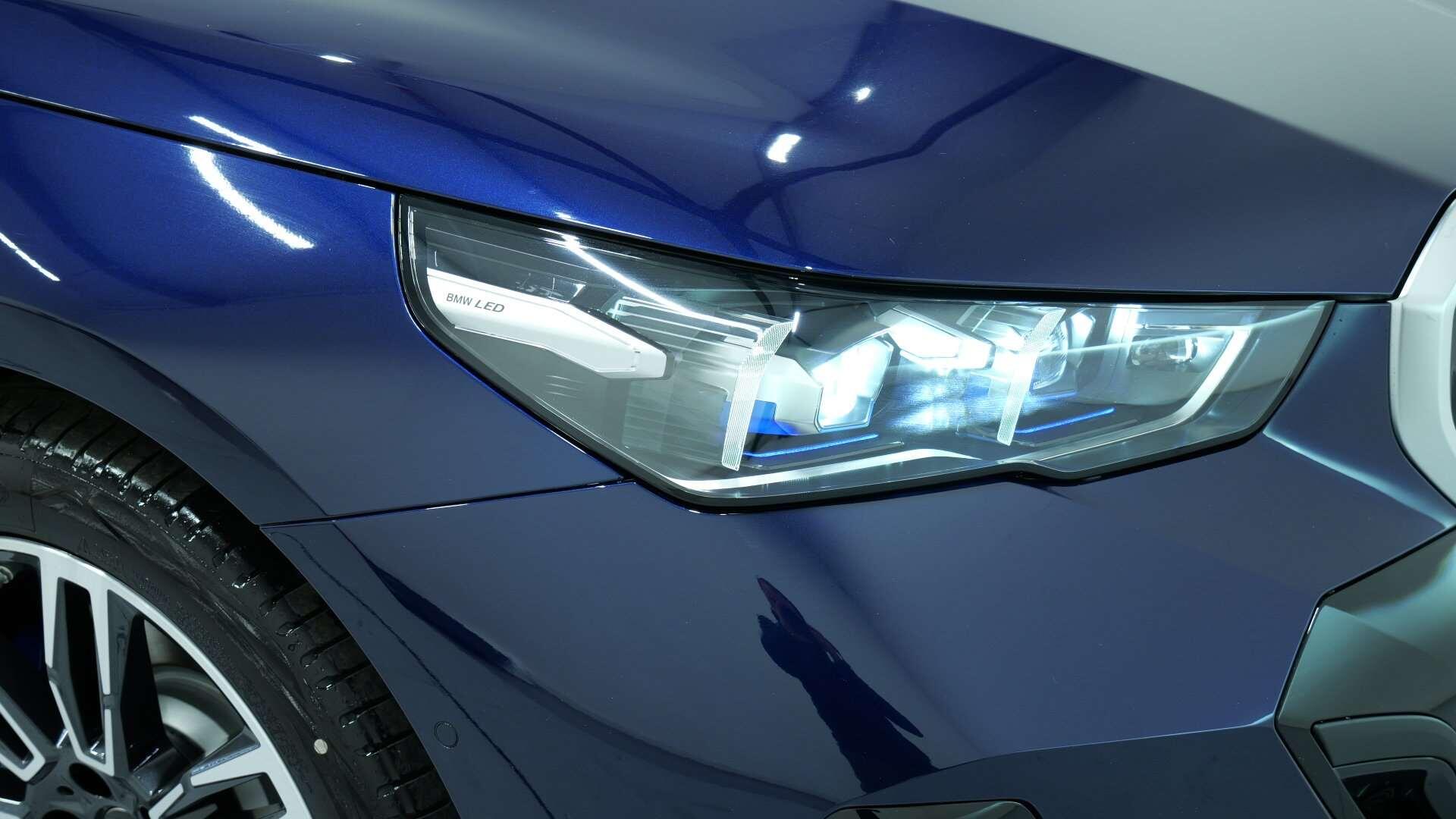 BMW 5 Series view 35