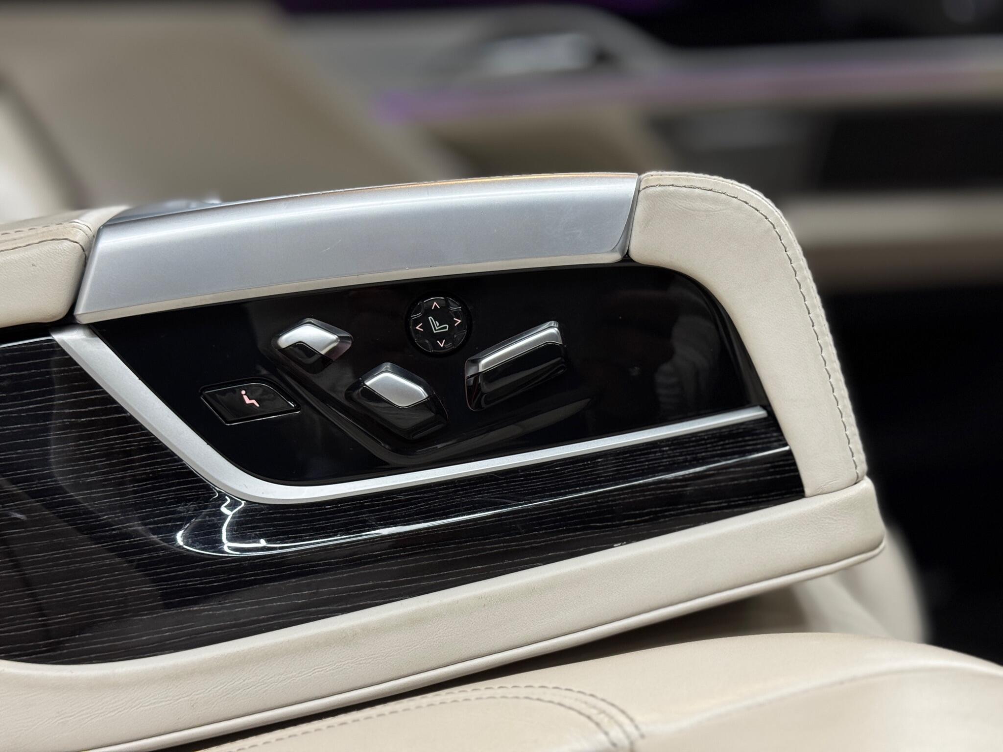 BMW 7 Series view 56