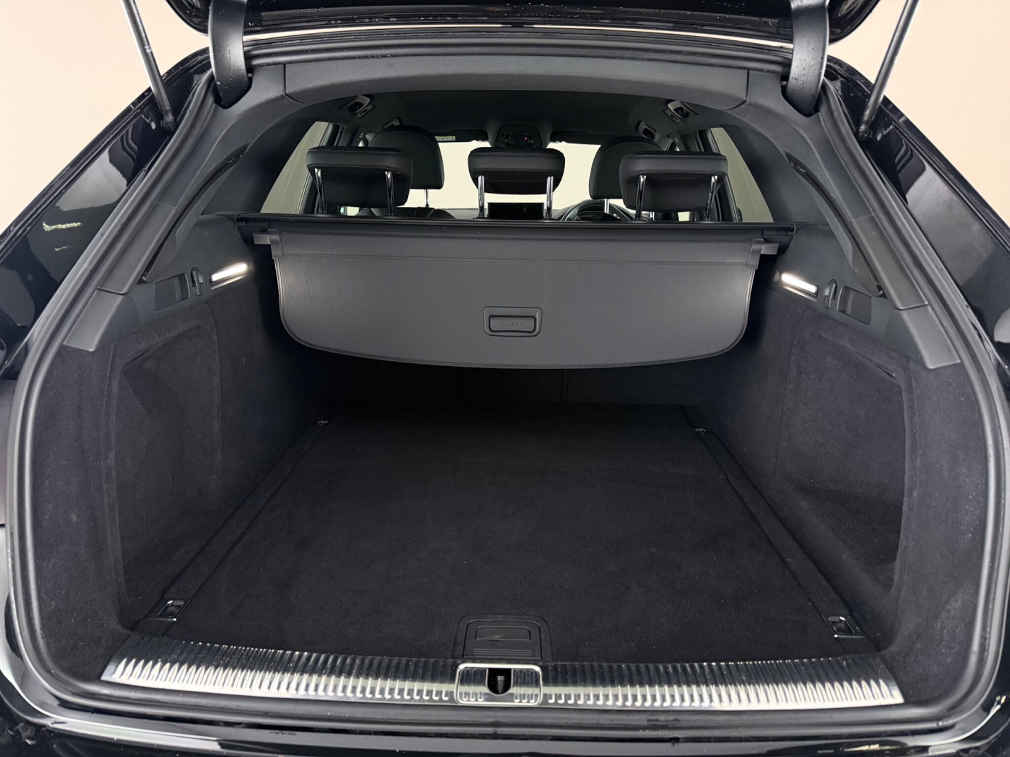 Audi A4 view 11