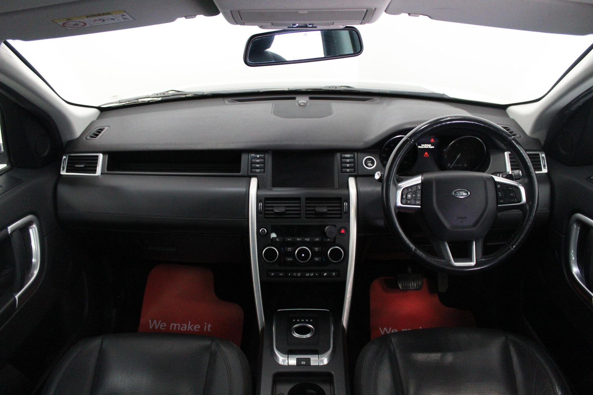 Land Rover Discovery Sport view 30