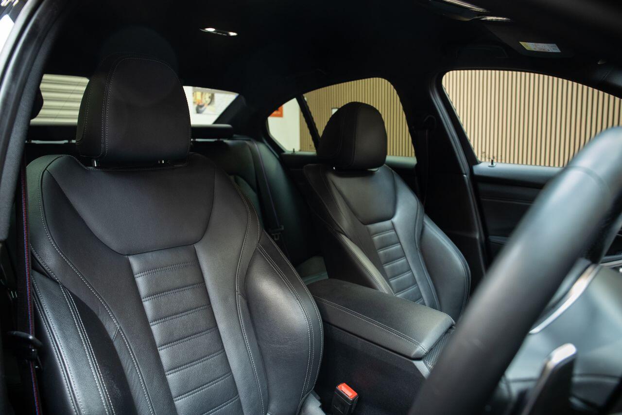 BMW 3 Series view 44