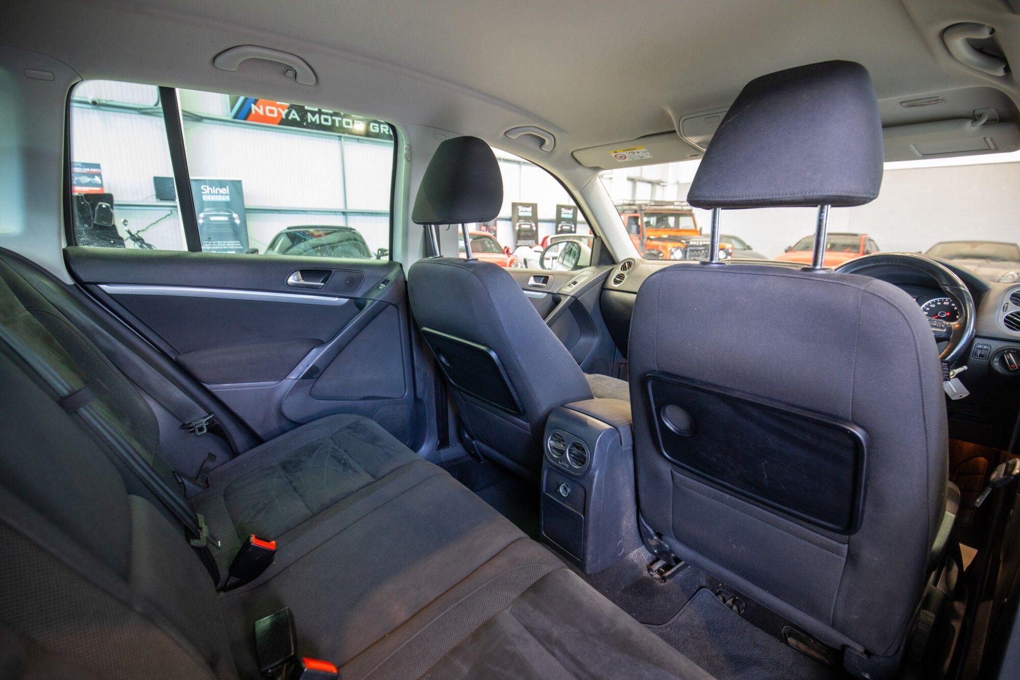 Volkswagen Tiguan view 12