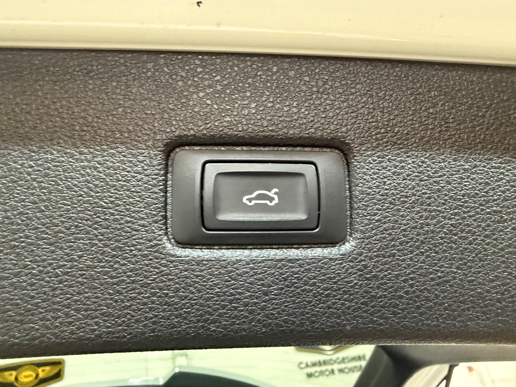 Audi Q7 view 70