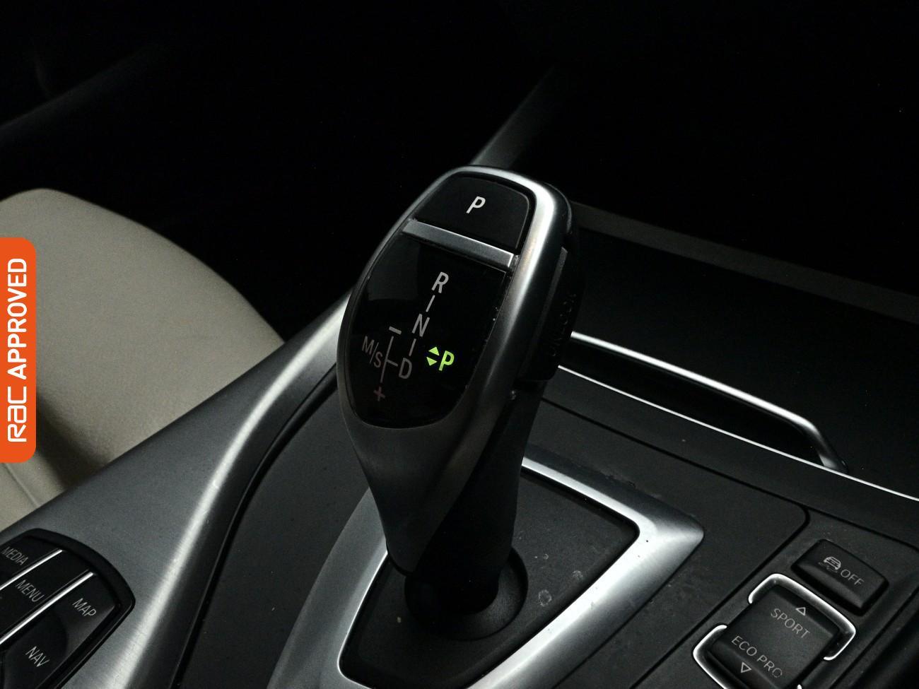 BMW 1 Series view 14