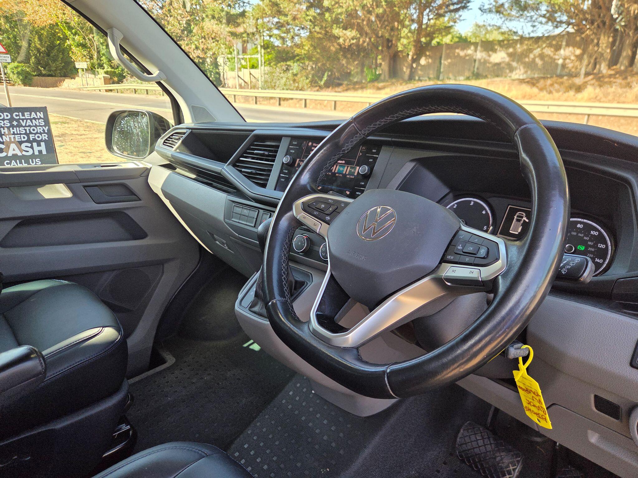 Volkswagen Transporter view 5