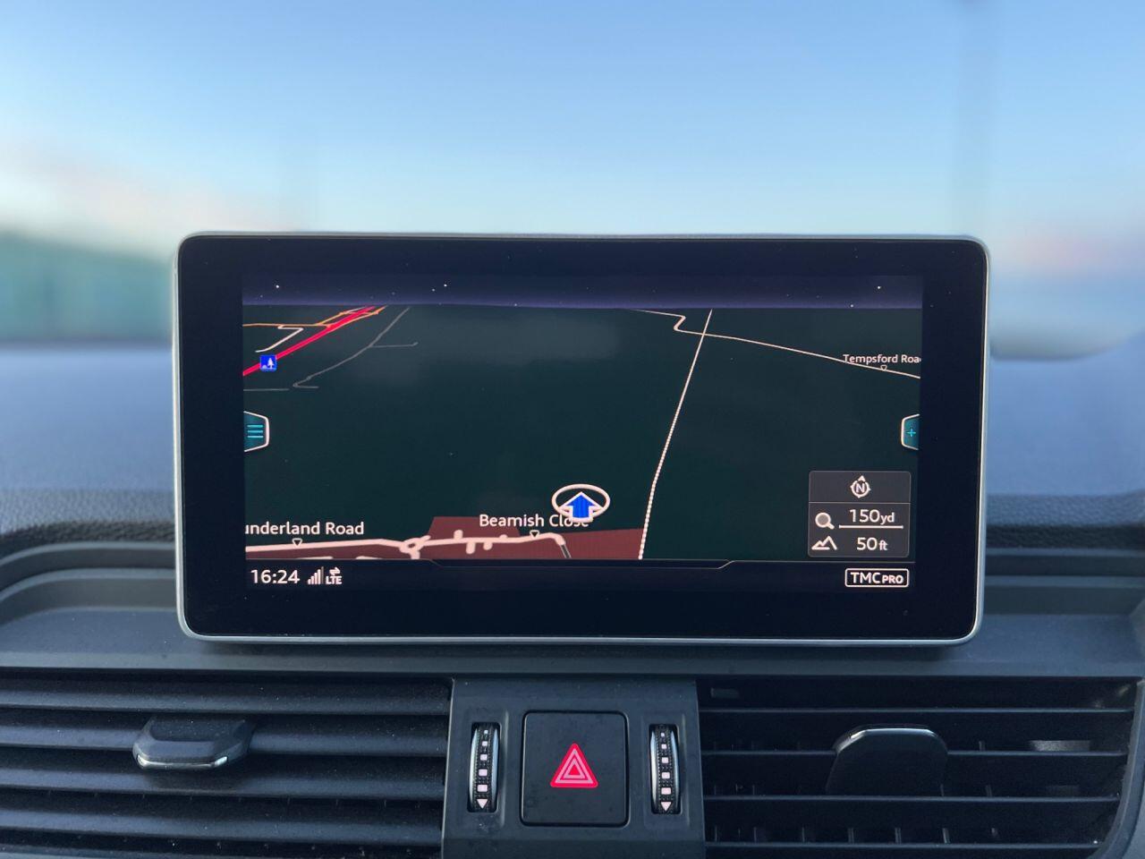 Audi Q5 view 16