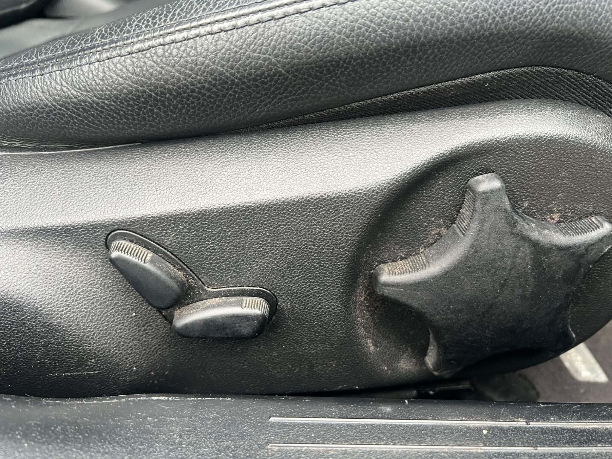 Mercedes-Benz C-Class view 22