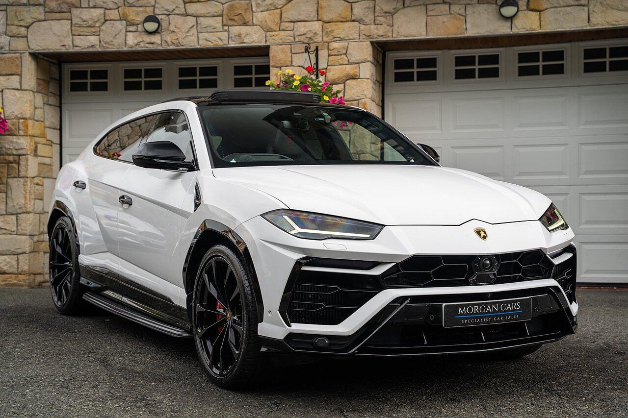 Lamborghini Urus view 105