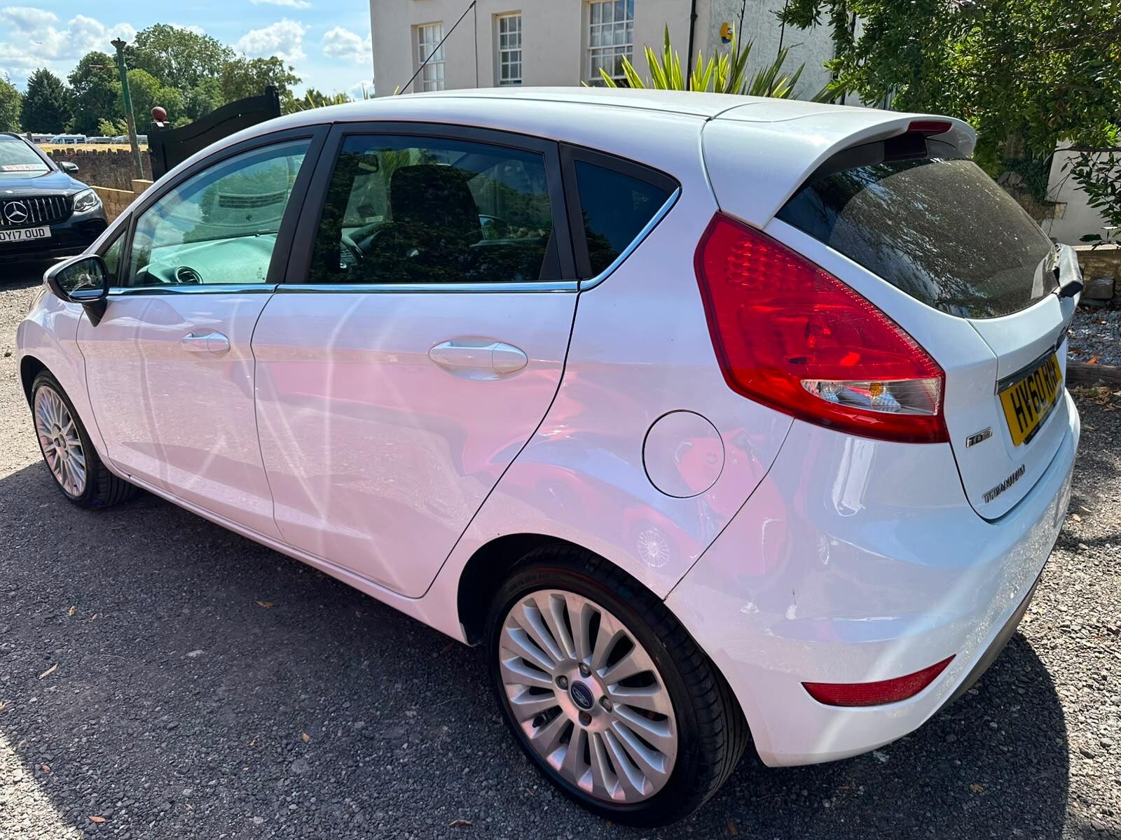 Ford Fiesta view 9