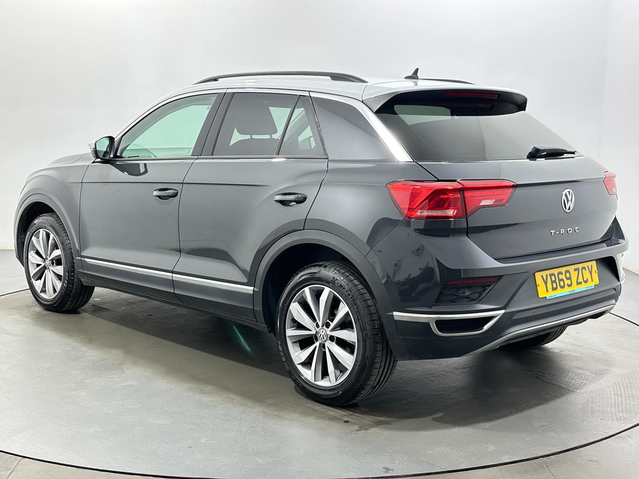 Volkswagen T-Roc view 6