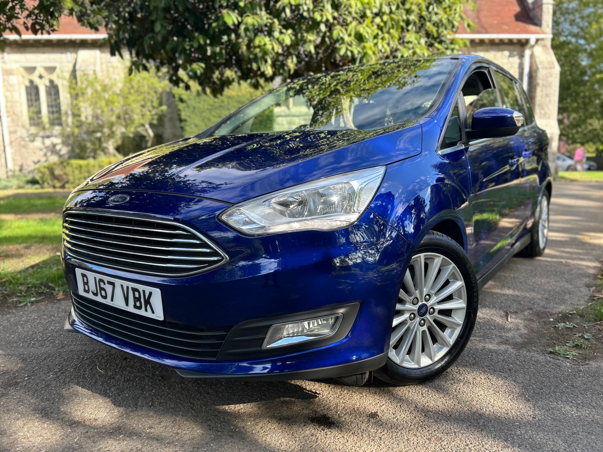 Ford Grand C-Max view 13