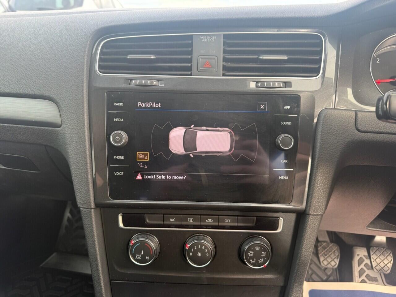 Volkswagen Golf view 12
