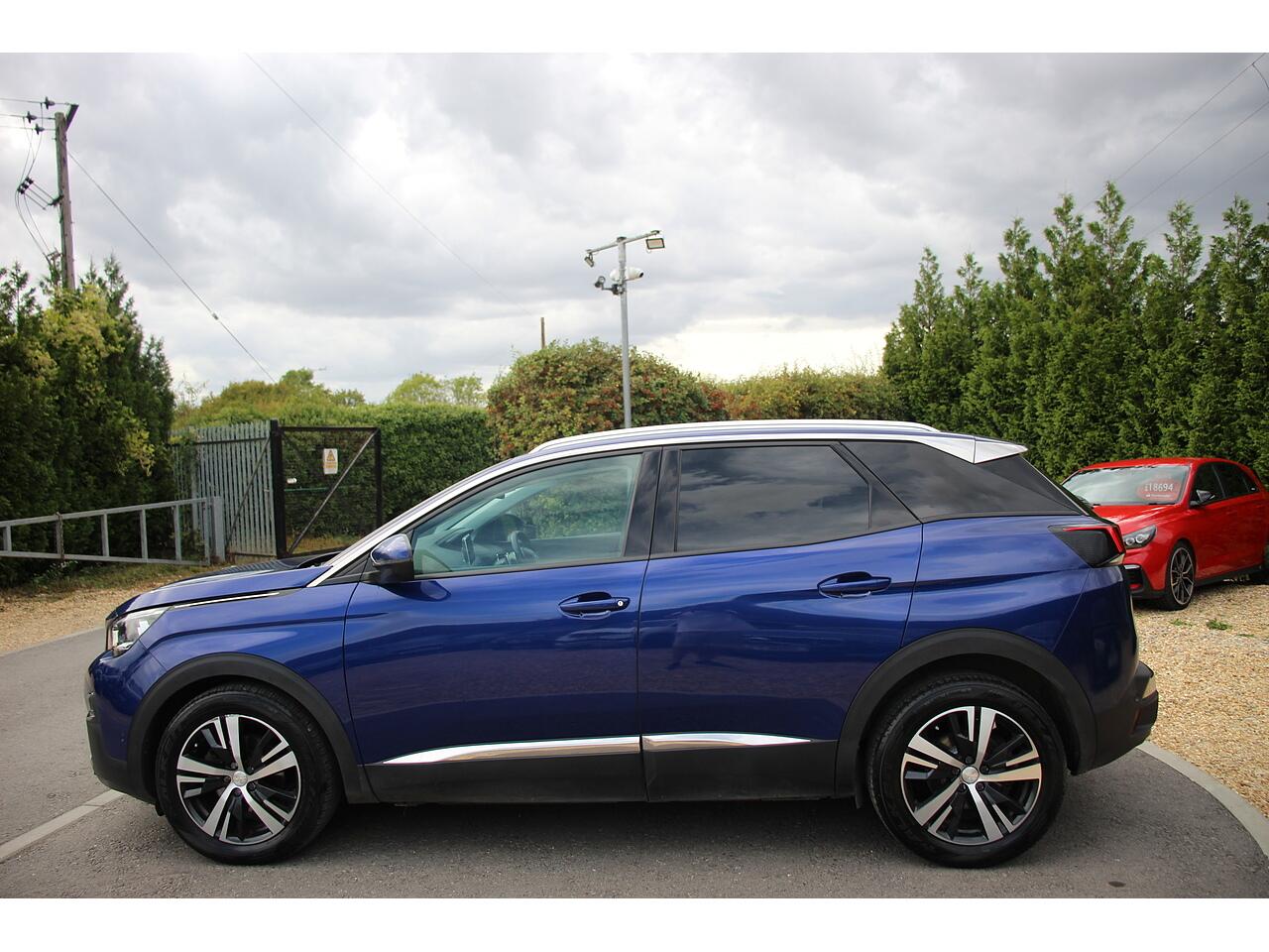 Peugeot 3008 view 9