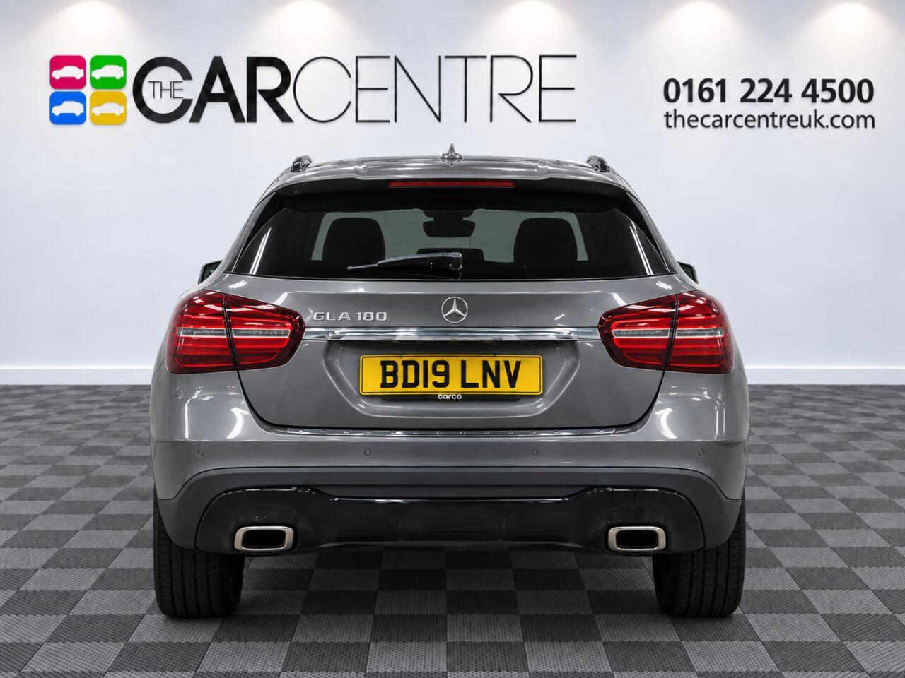 Mercedes-Benz Gla view 12