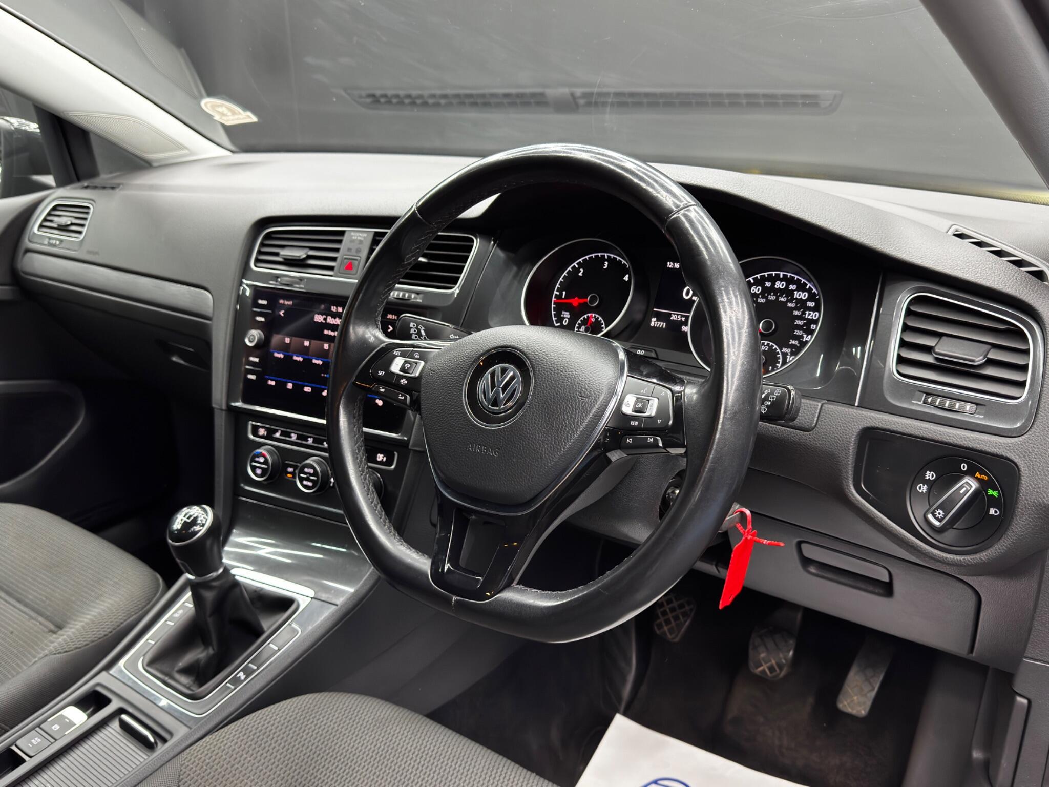Volkswagen Golf view 9