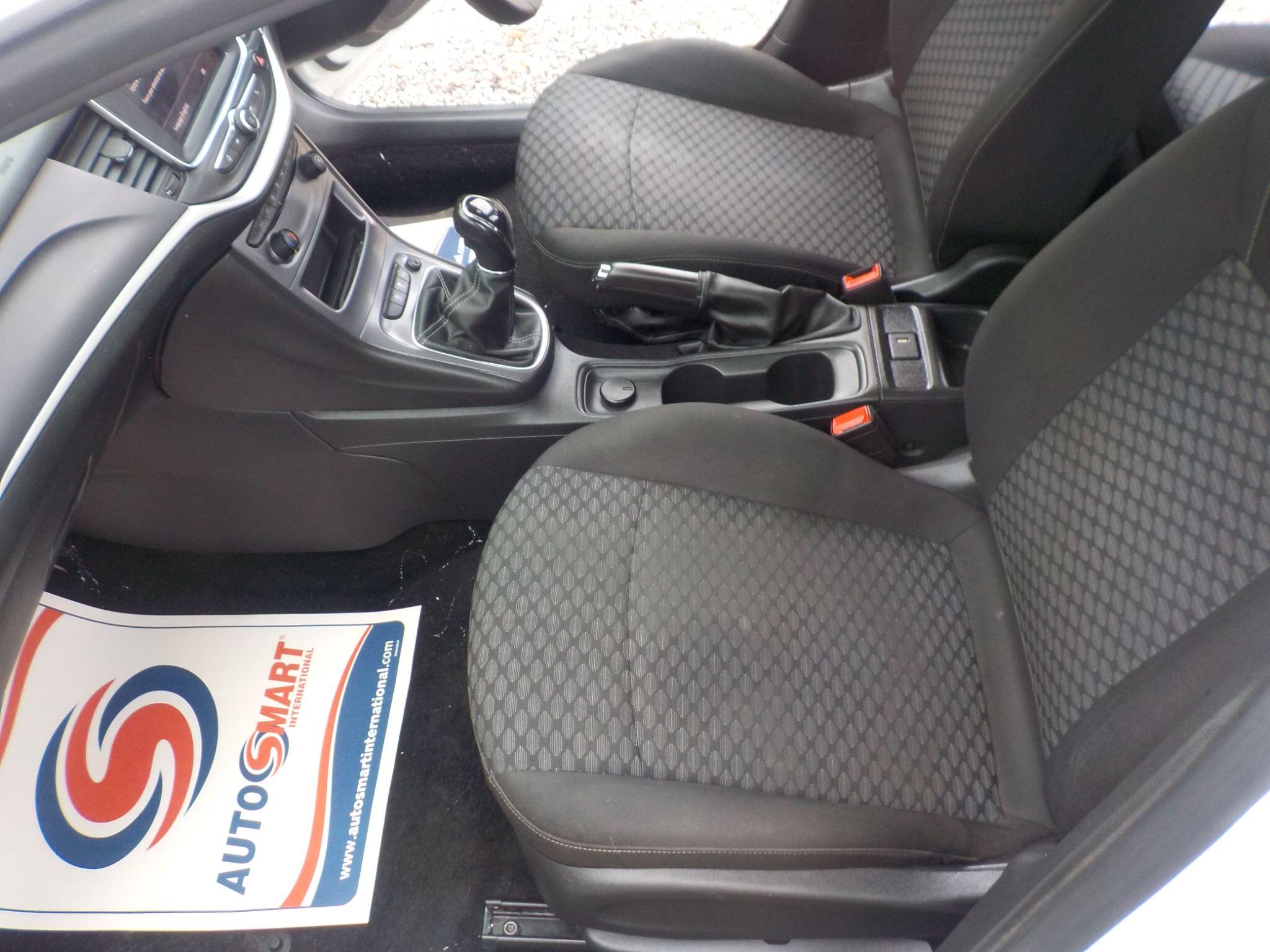 Vauxhall Astra 1.5 Turbo D SE Sports Tourer Euro 6 (s/s) 5dr
