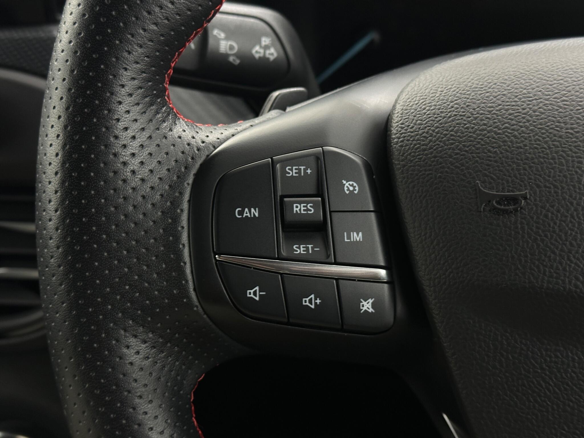 Ford Focus view 15