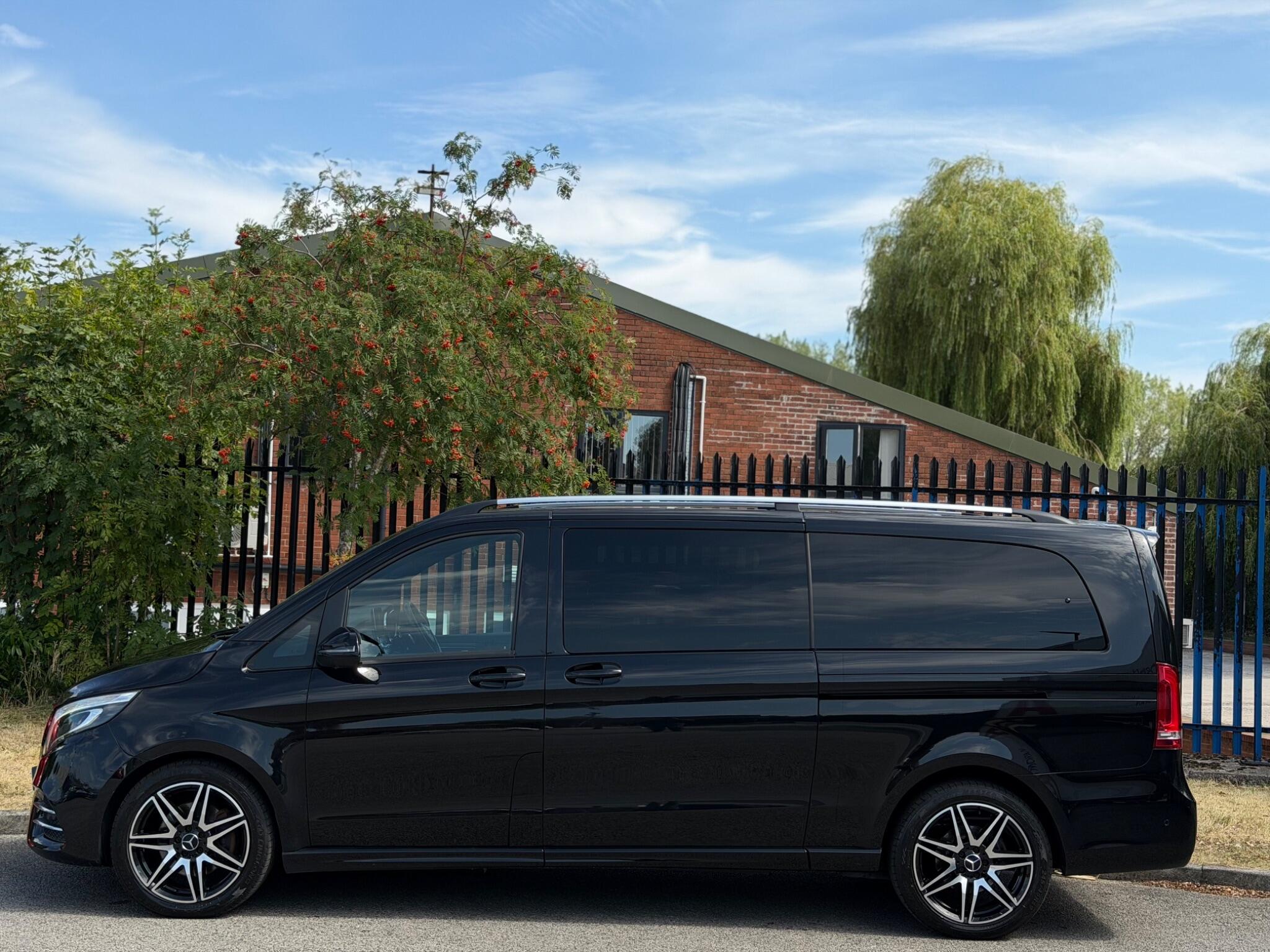 Mercedes-Benz V-Class view 12