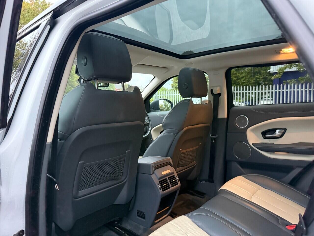 Land Rover Range Rover Evoque view 36