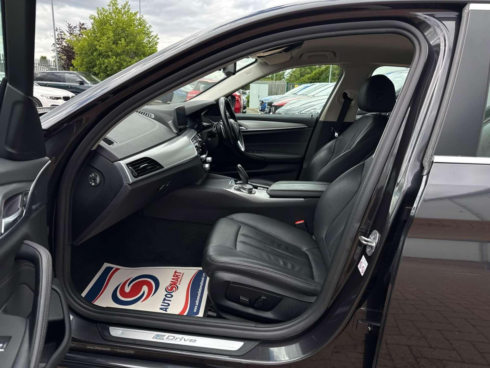 BMW 5 Series view 42
