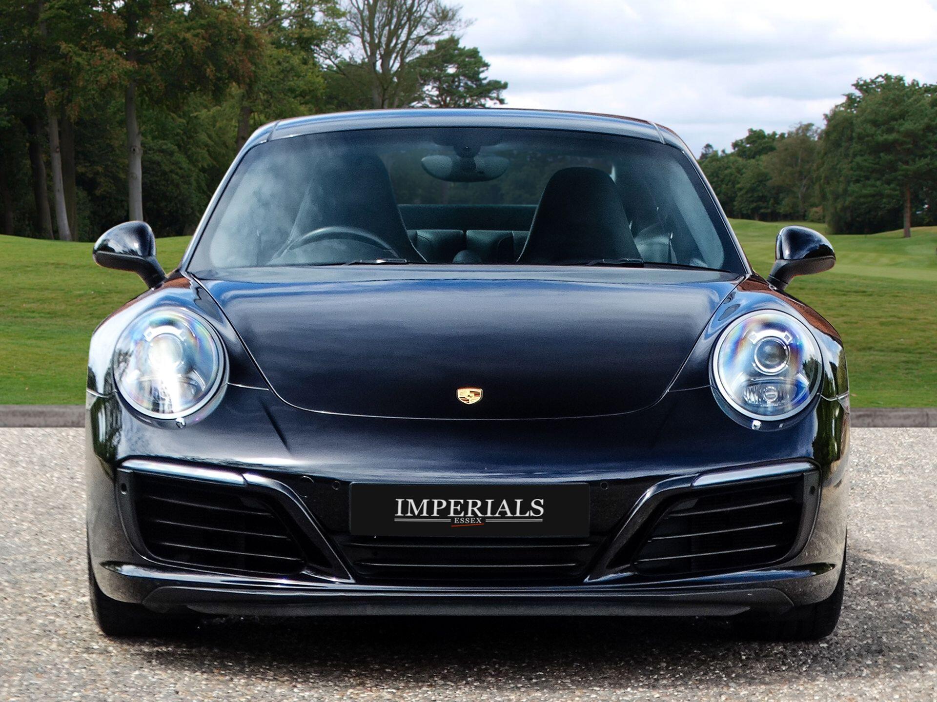 Porsche 911 view 10