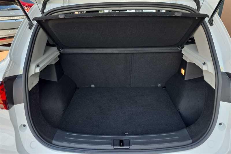 MG ZS view 24