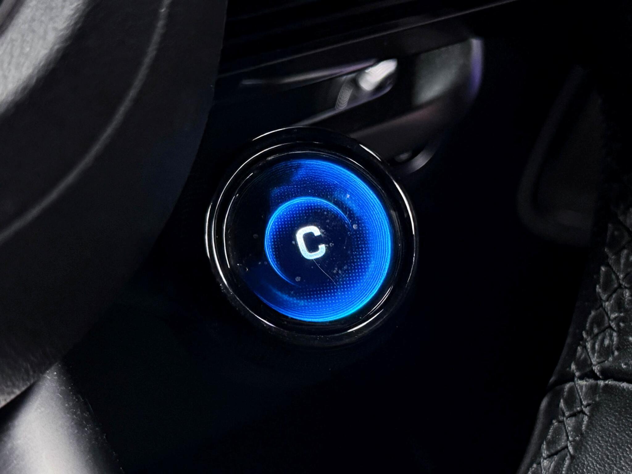 Mercedes-Benz C-Class view 22