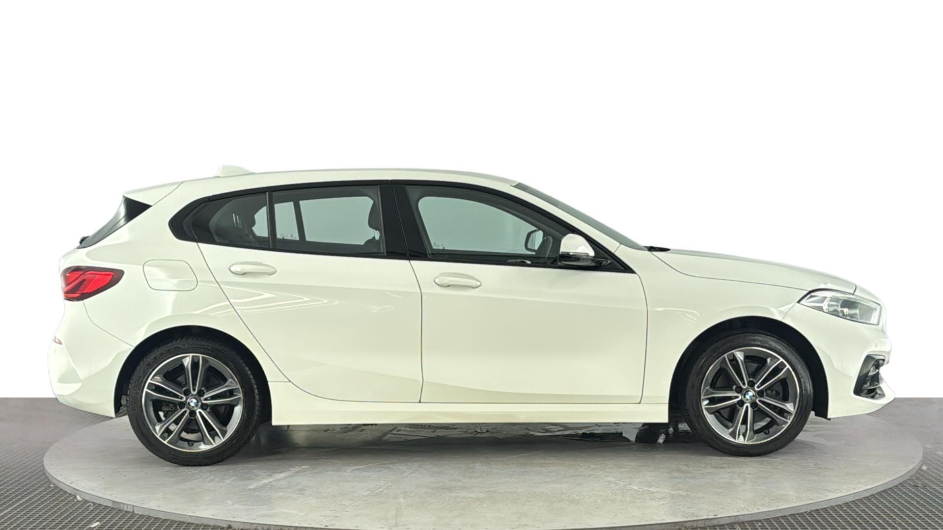 BMW 1 Series view 3