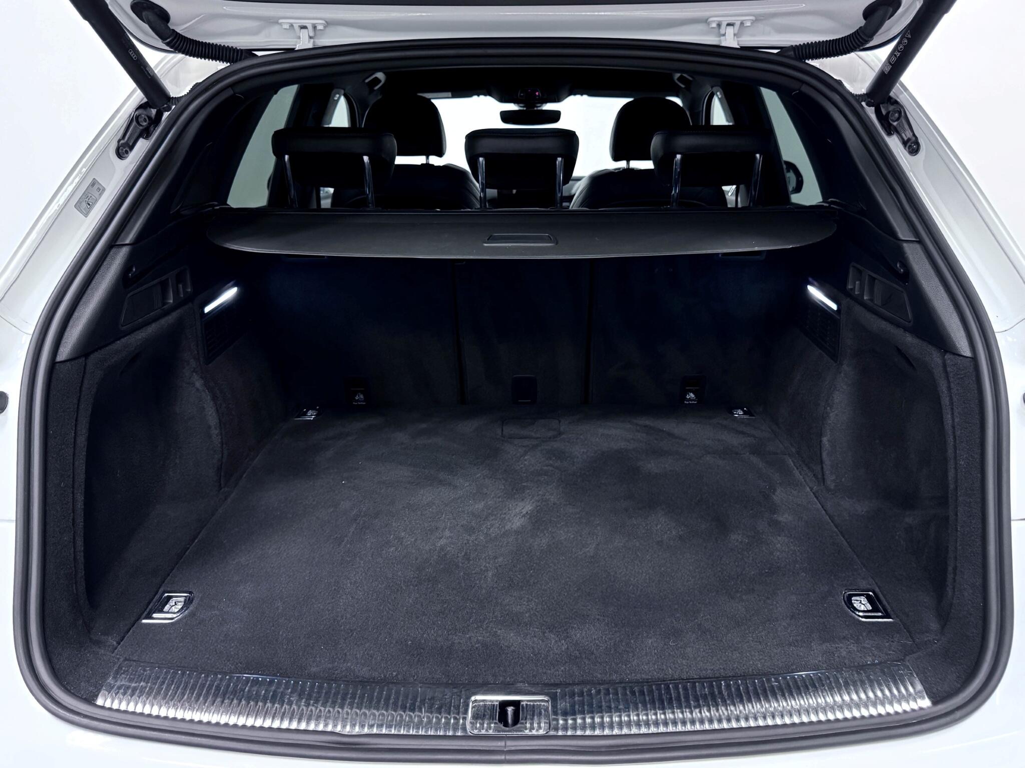 Audi Q5 view 7