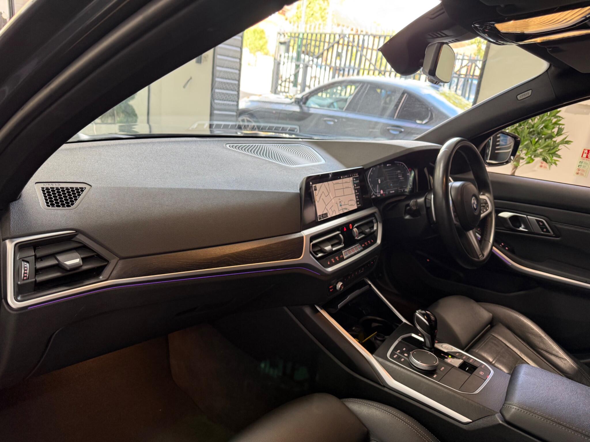 BMW 3 Series view 32