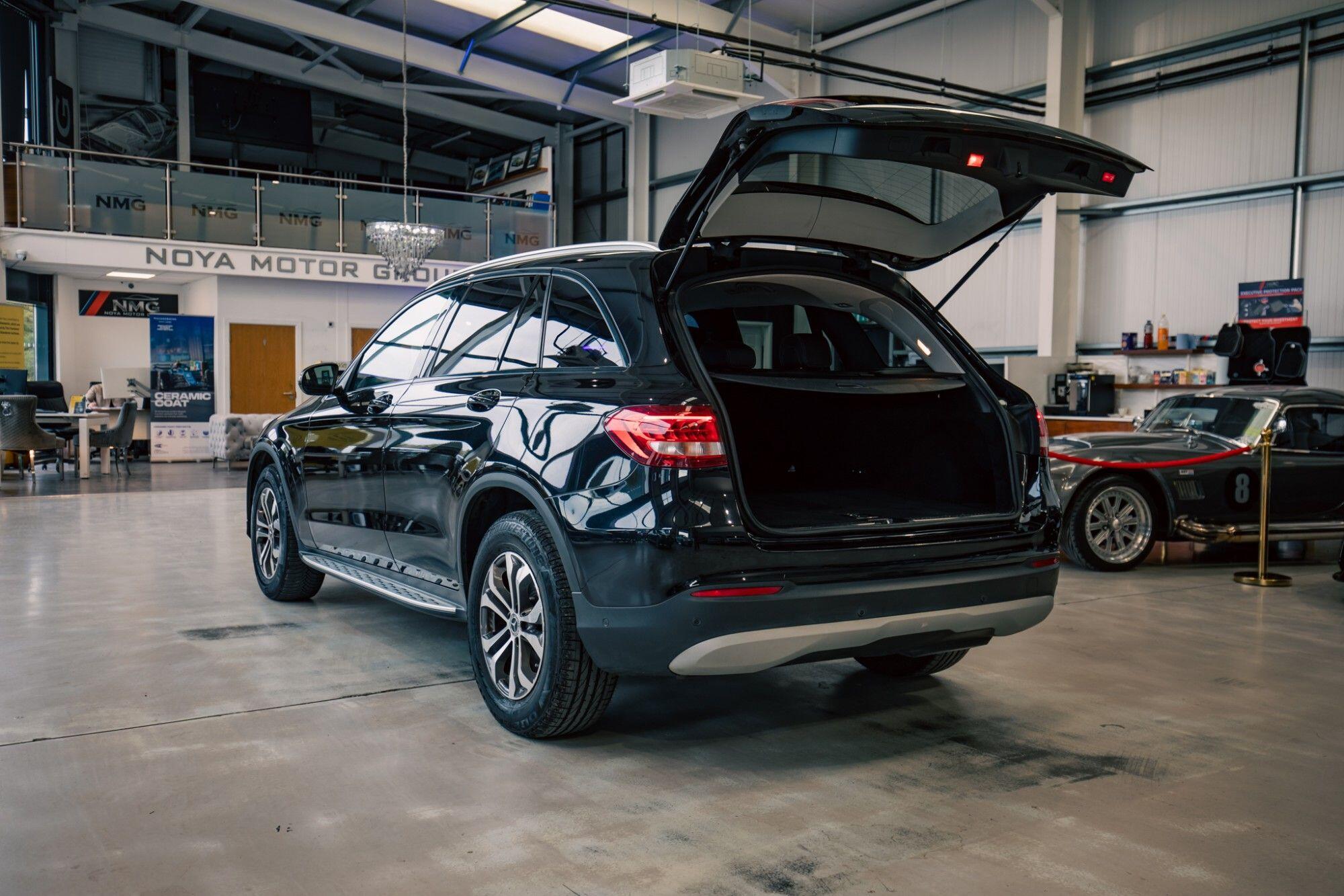 Mercedes-Benz GLC view 29