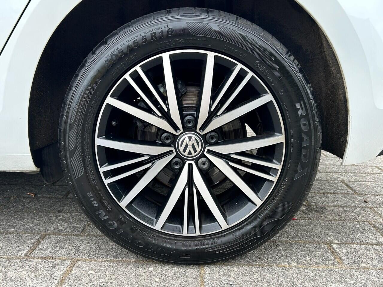 Volkswagen Golf view 39