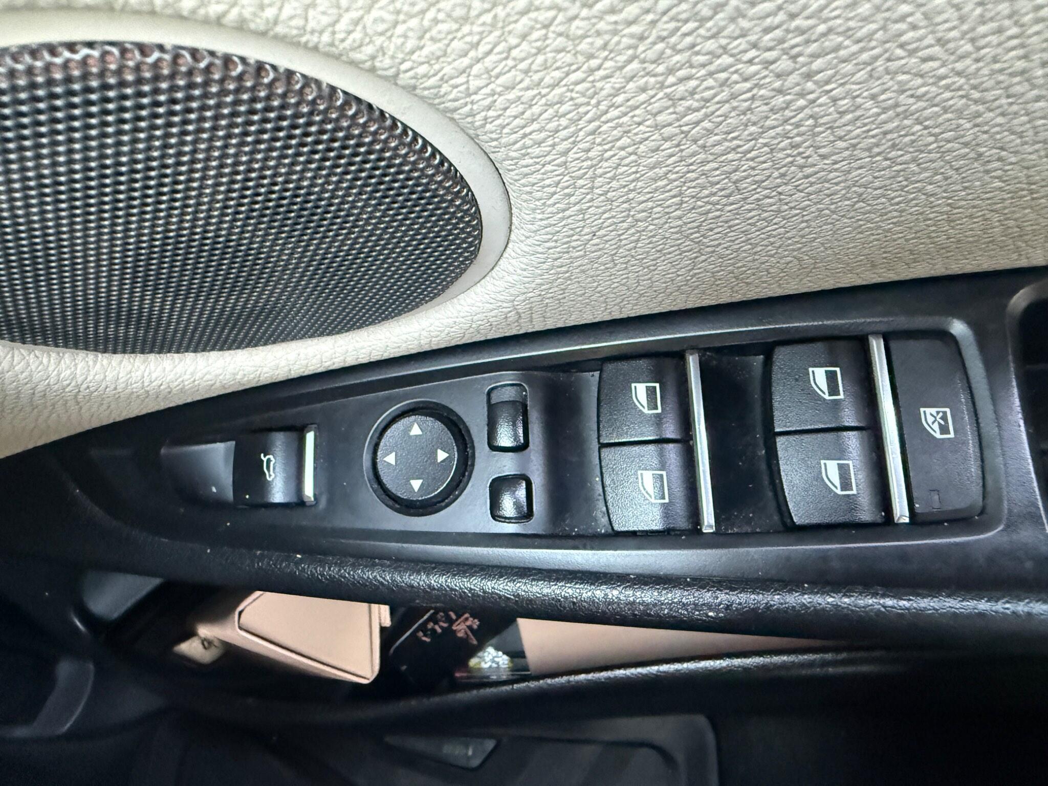 BMW X5 view 13