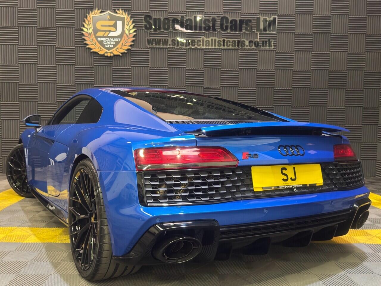 Audi R8 view 31