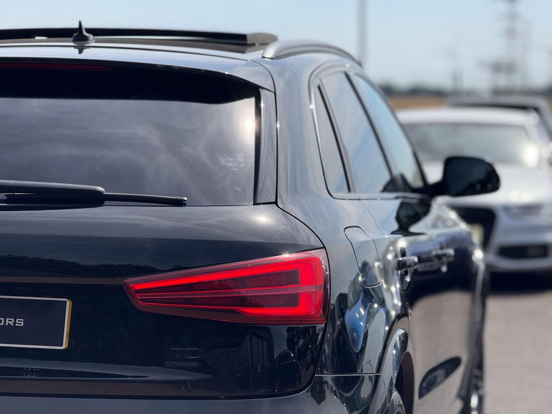 Audi Q3 view 22