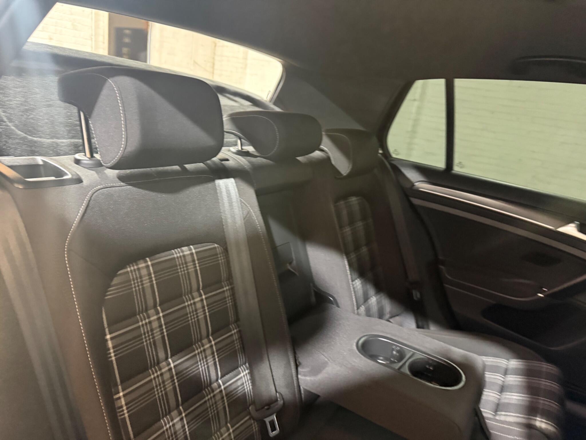 Volkswagen Golf view 23