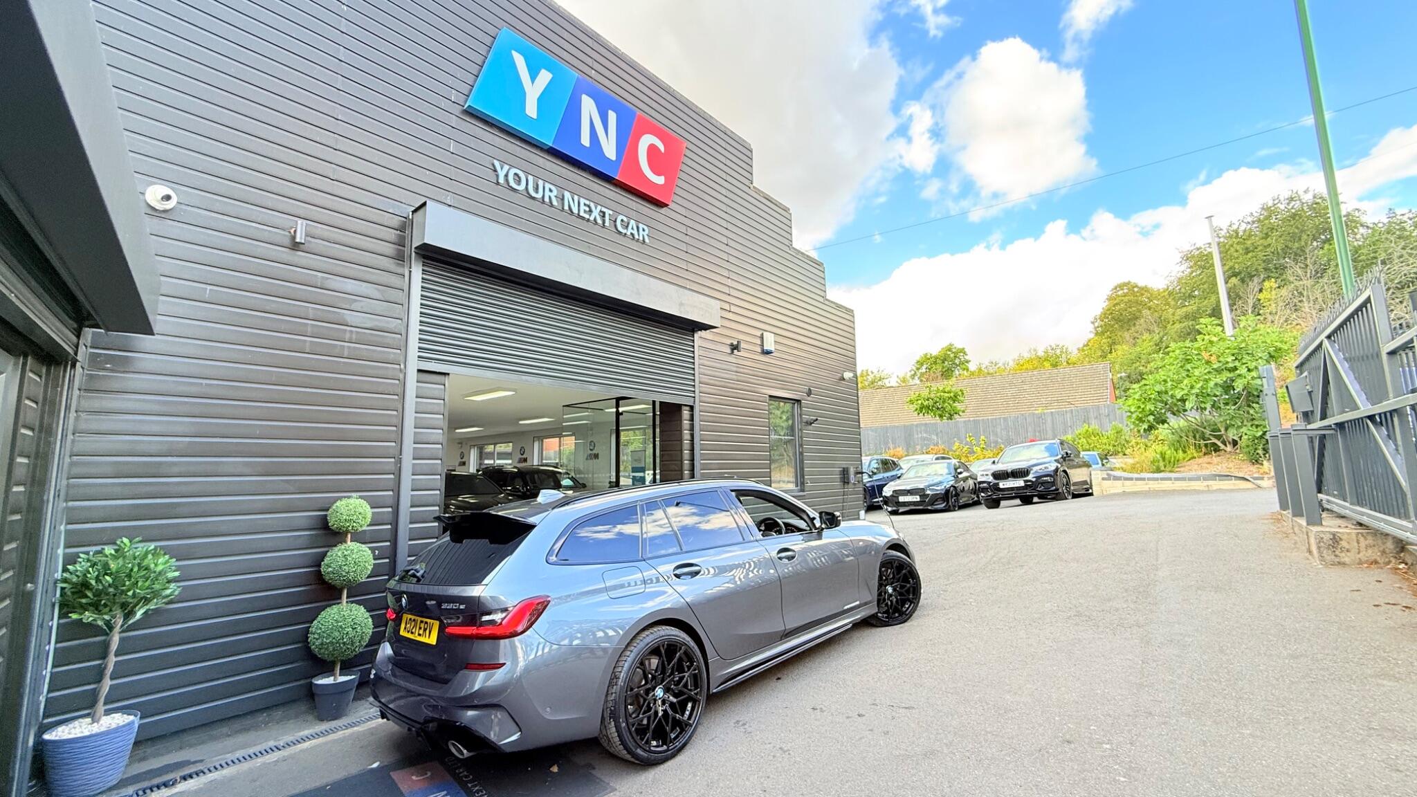 BMW 3 Series view 9