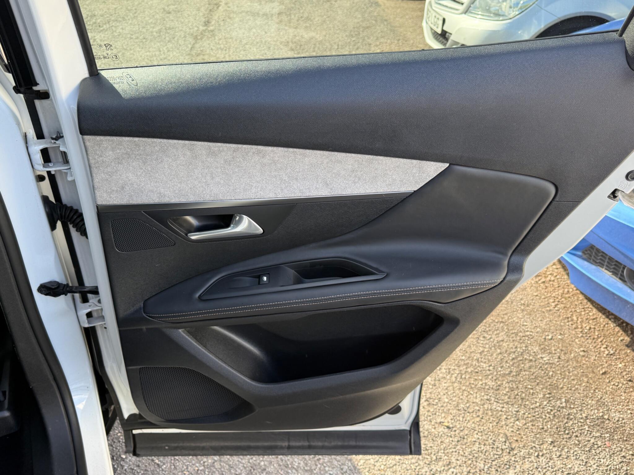 Peugeot 3008 - Image 41