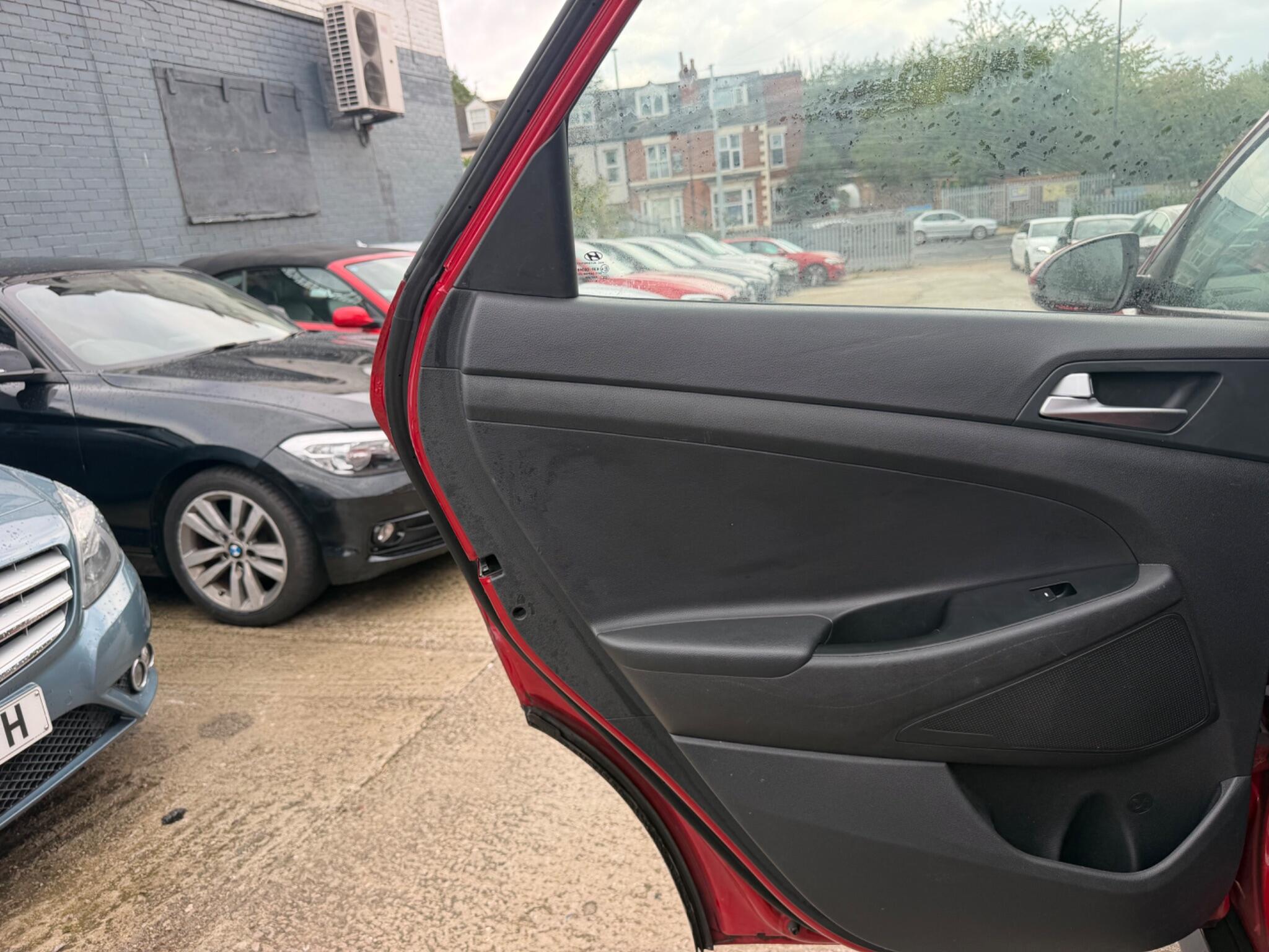 Hyundai Tucson view 25