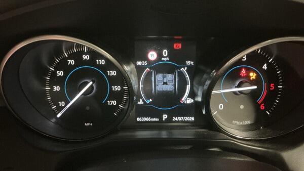 Jaguar XF view 10