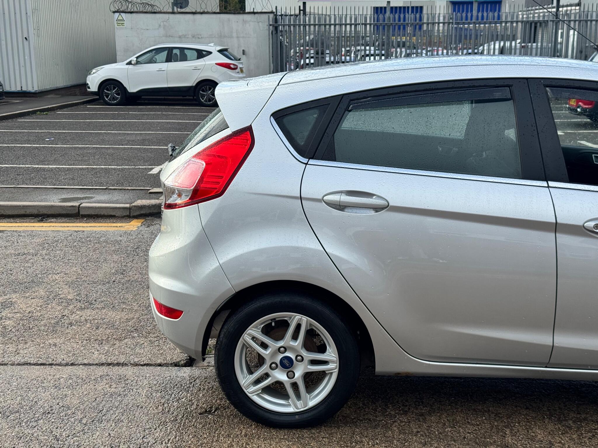Ford Fiesta view 41