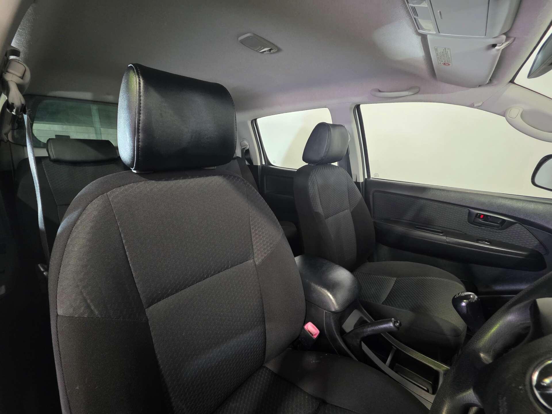 Toyota Hilux view 11