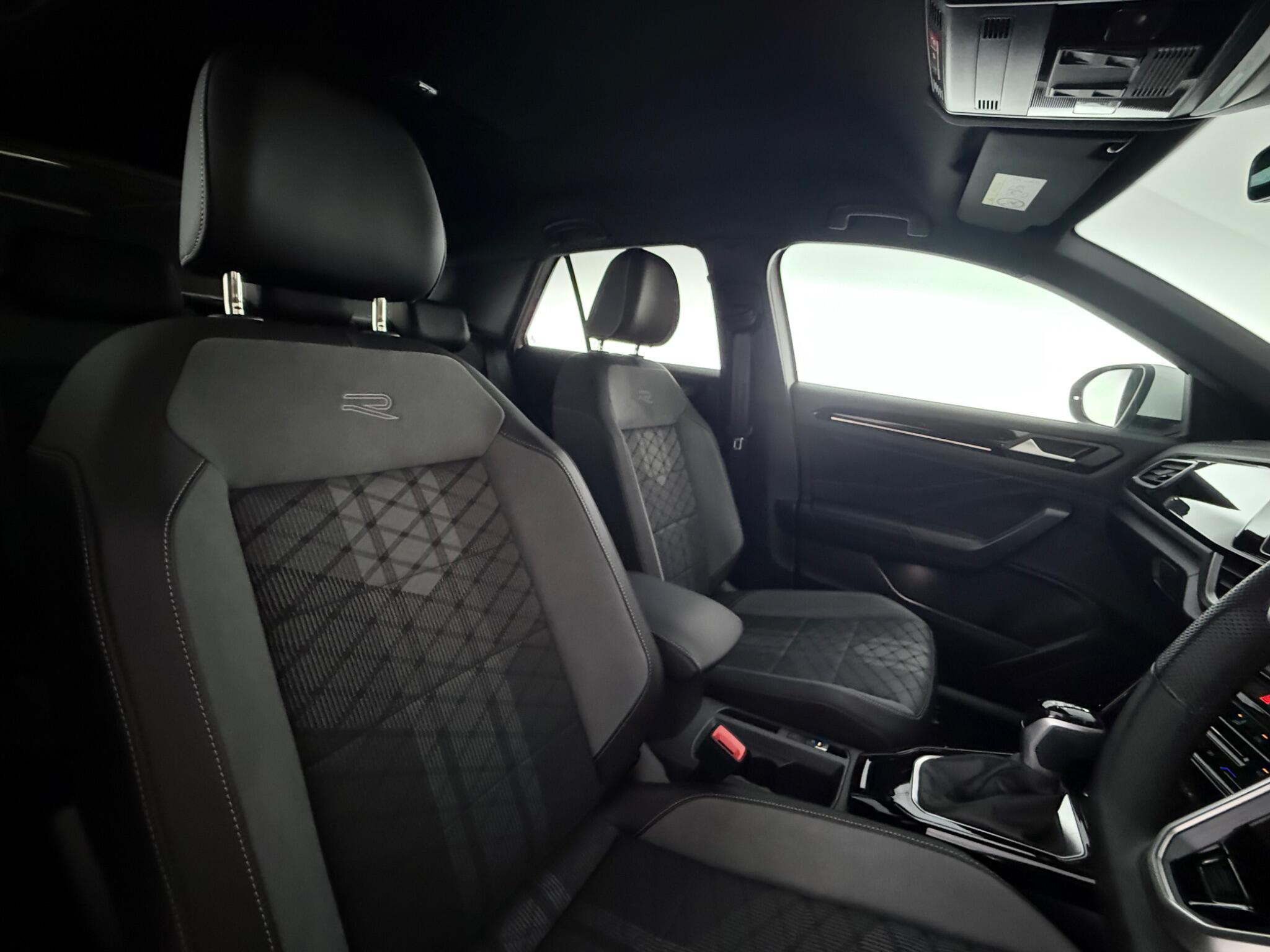Volkswagen T-Roc view 33