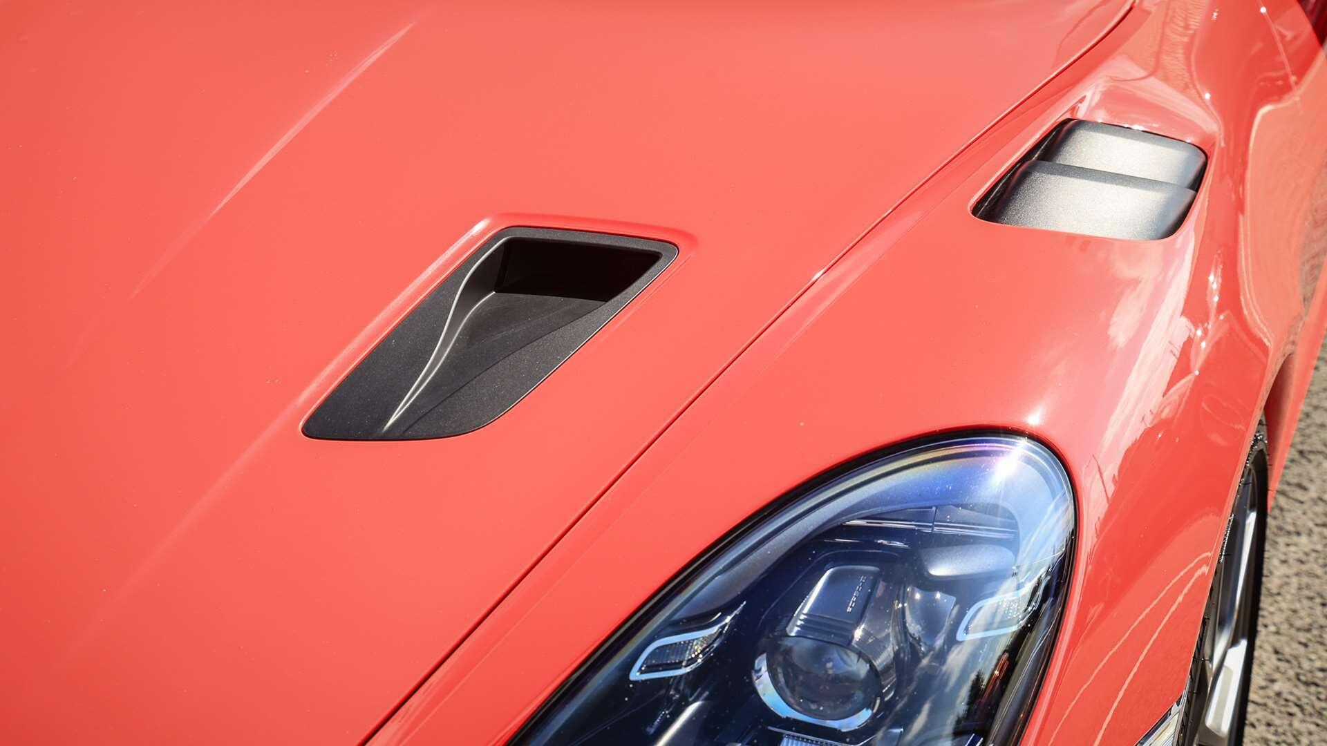Porsche 718 Spyder view 28