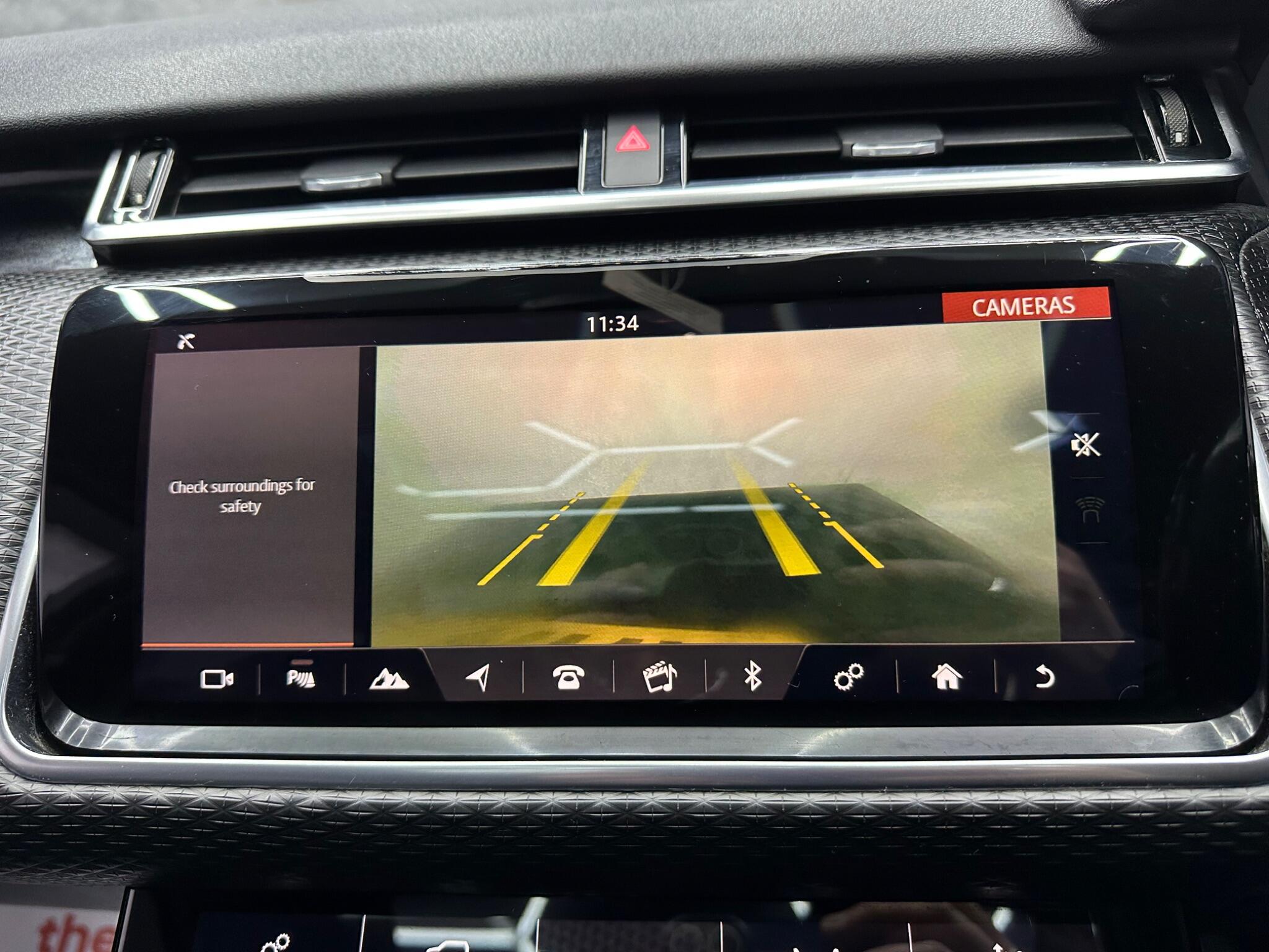 Land Rover Range Rover Velar view 4